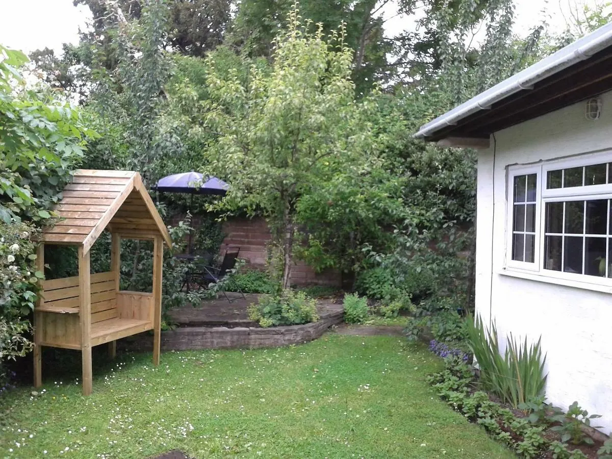 Daire Railway Cottage Cardiff